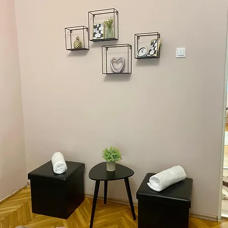 דירה Pataklak Apartman