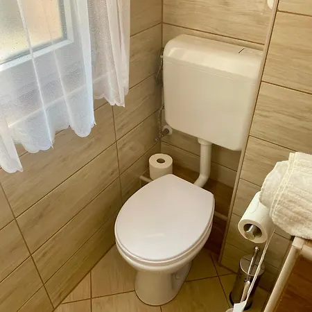 דירה Pataklak Apartman *