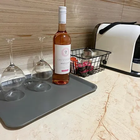 Pataklak Apartman * אגר