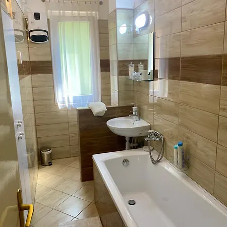 Pataklak Apartman דירה אגר